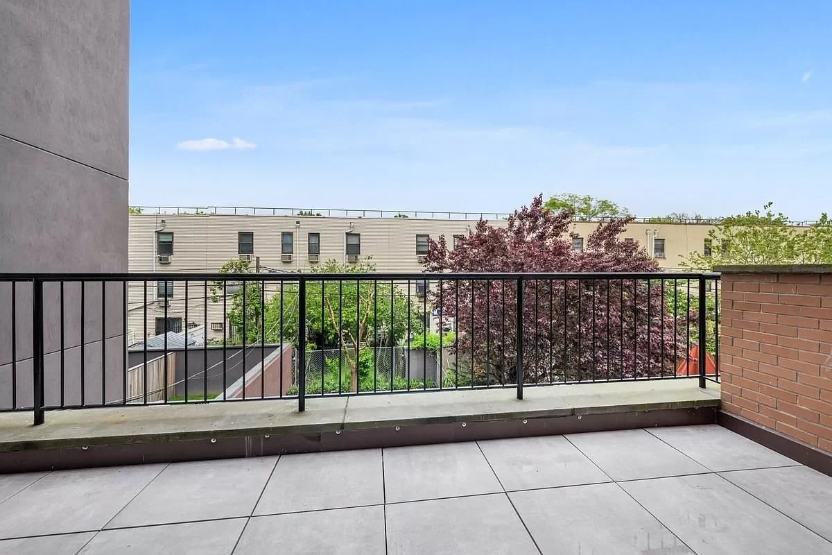 37 Carroll St, #2