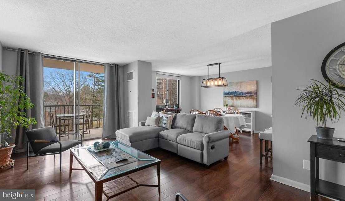 7420 WESTLAKE TERRACE Unit 307