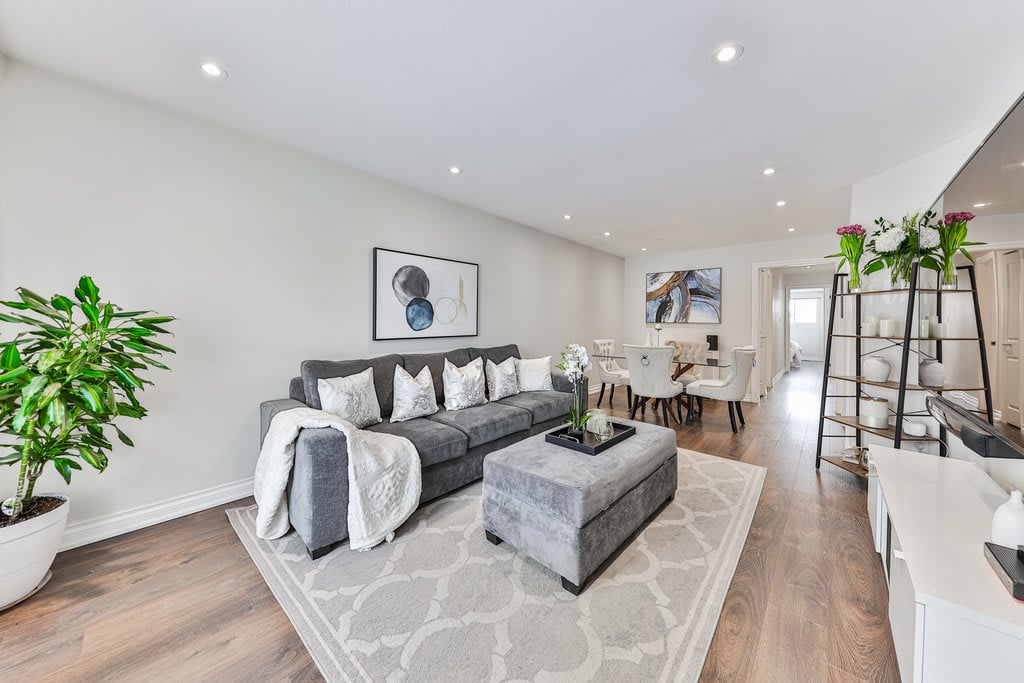 423 Lana Terrace