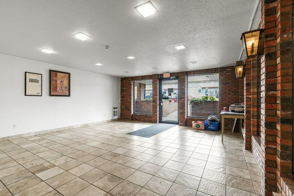318-3304 35 Ave