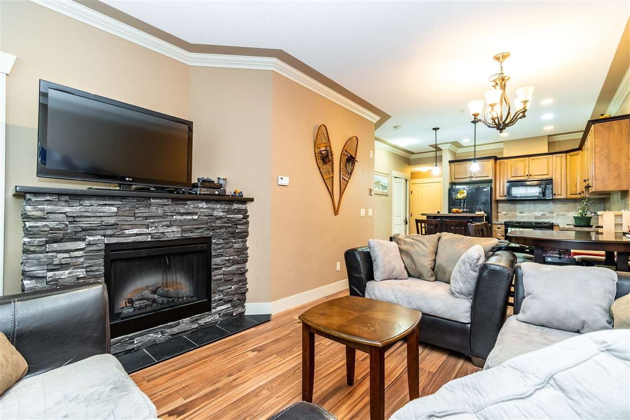 104-45893 Chesterfield Ave