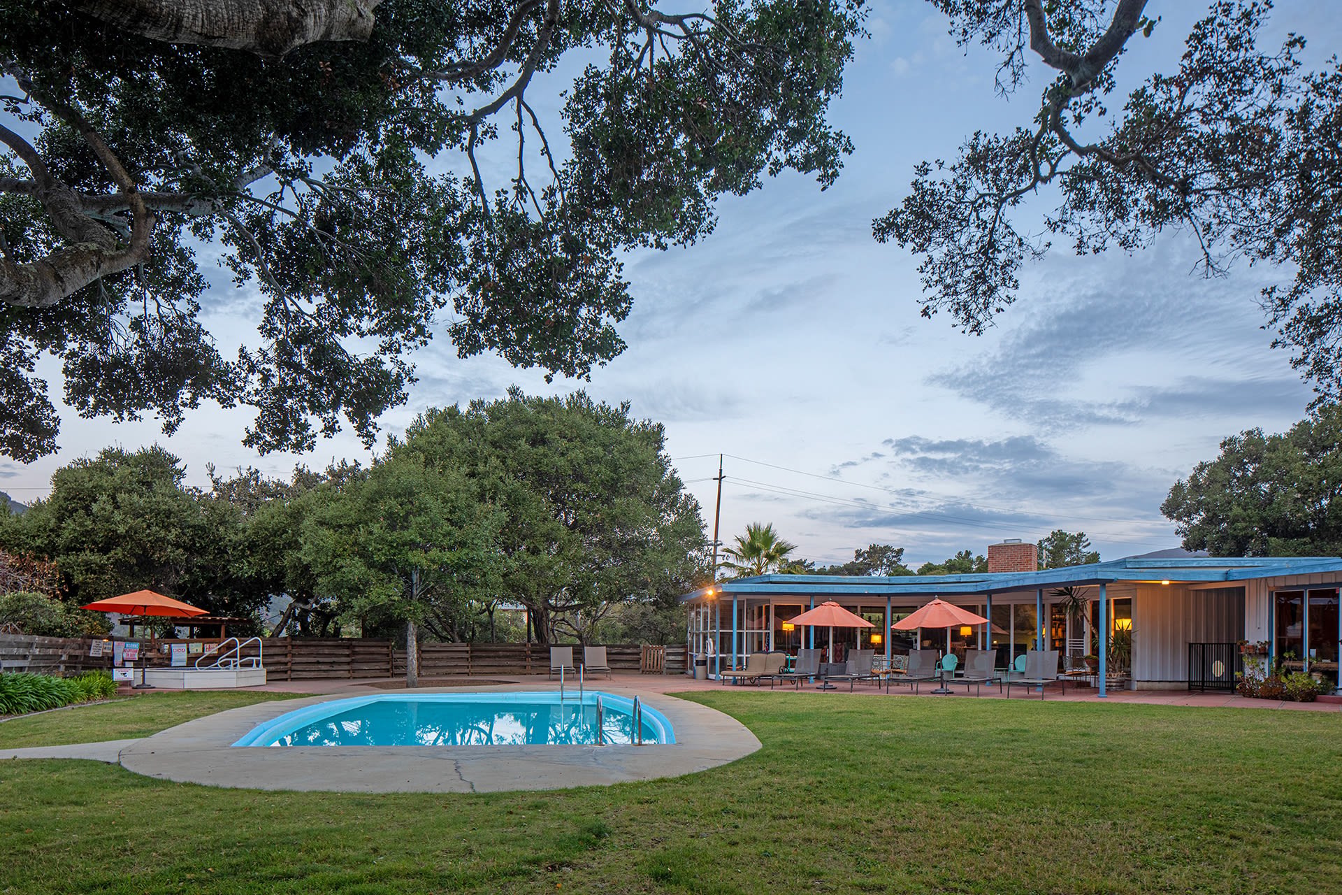 Blue Sky Lodge - Carmel Valley Village