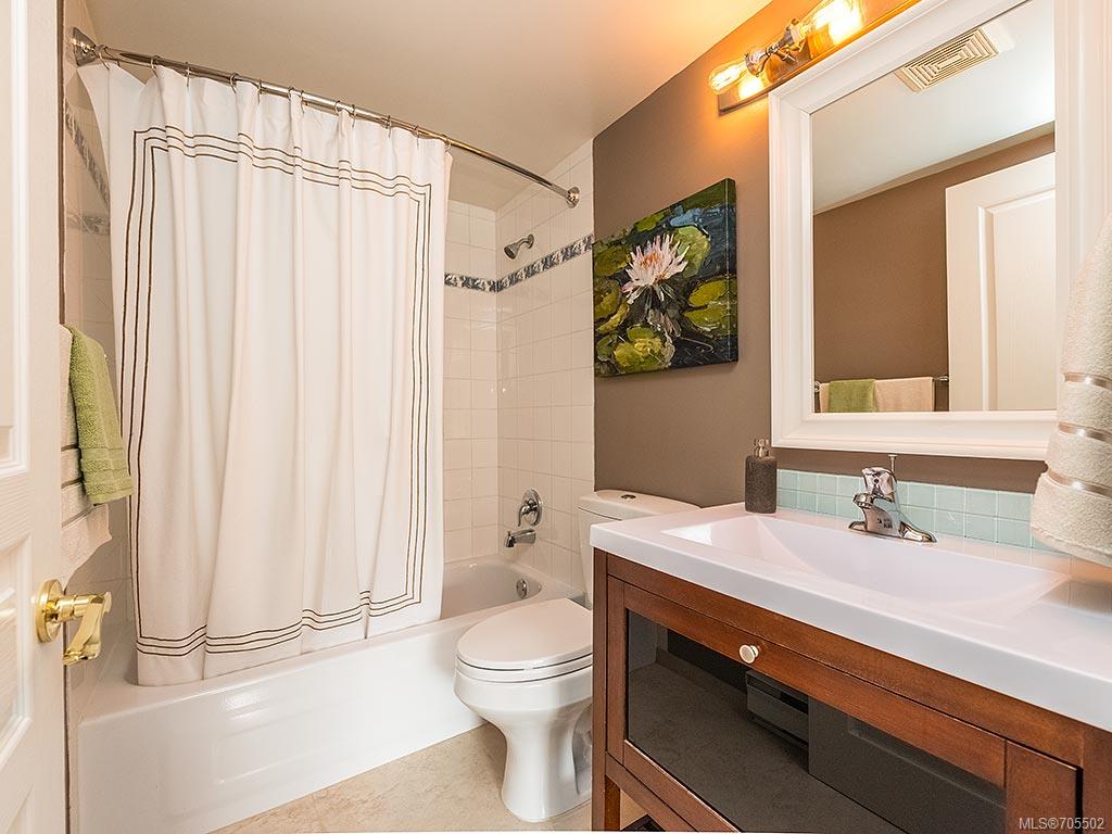 208-894 Vernon Ave