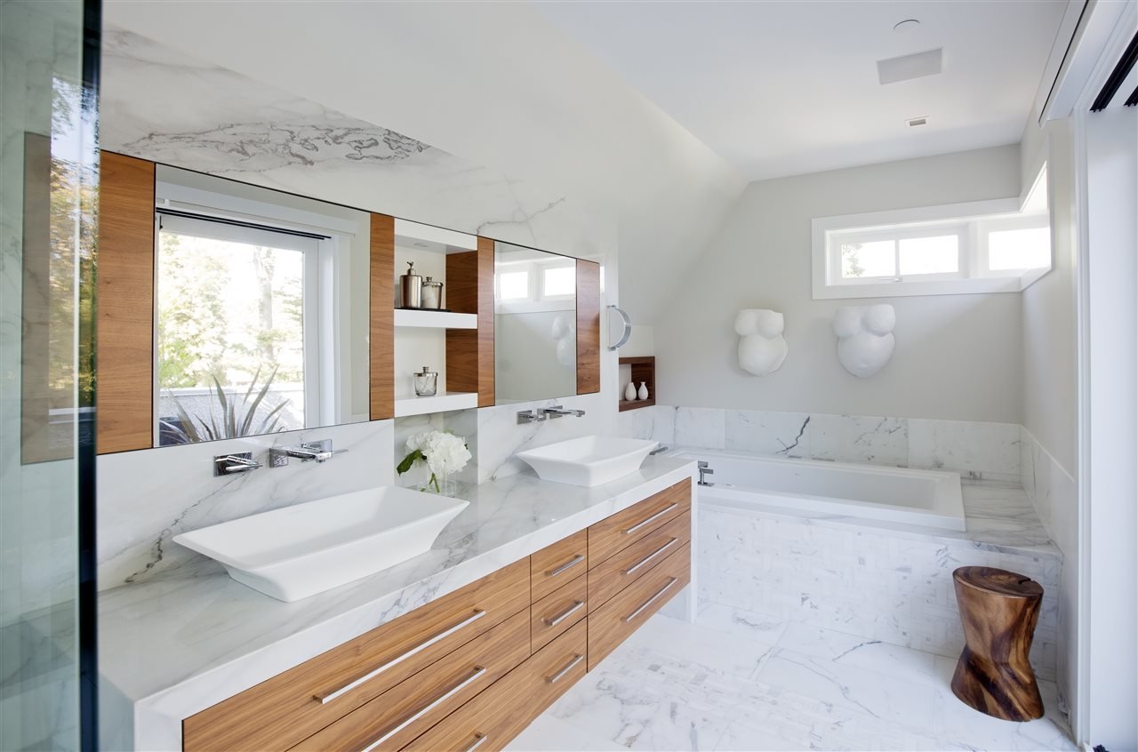 1707 W 38th Ave