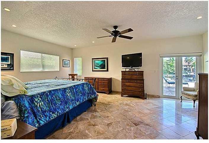 466 Sunset Dr