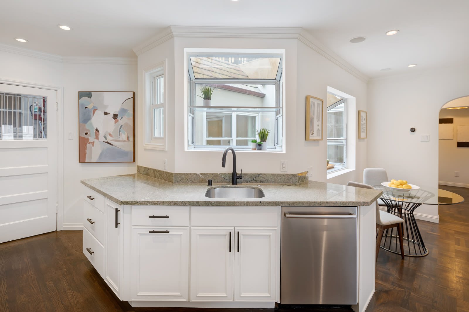 2257 Beach