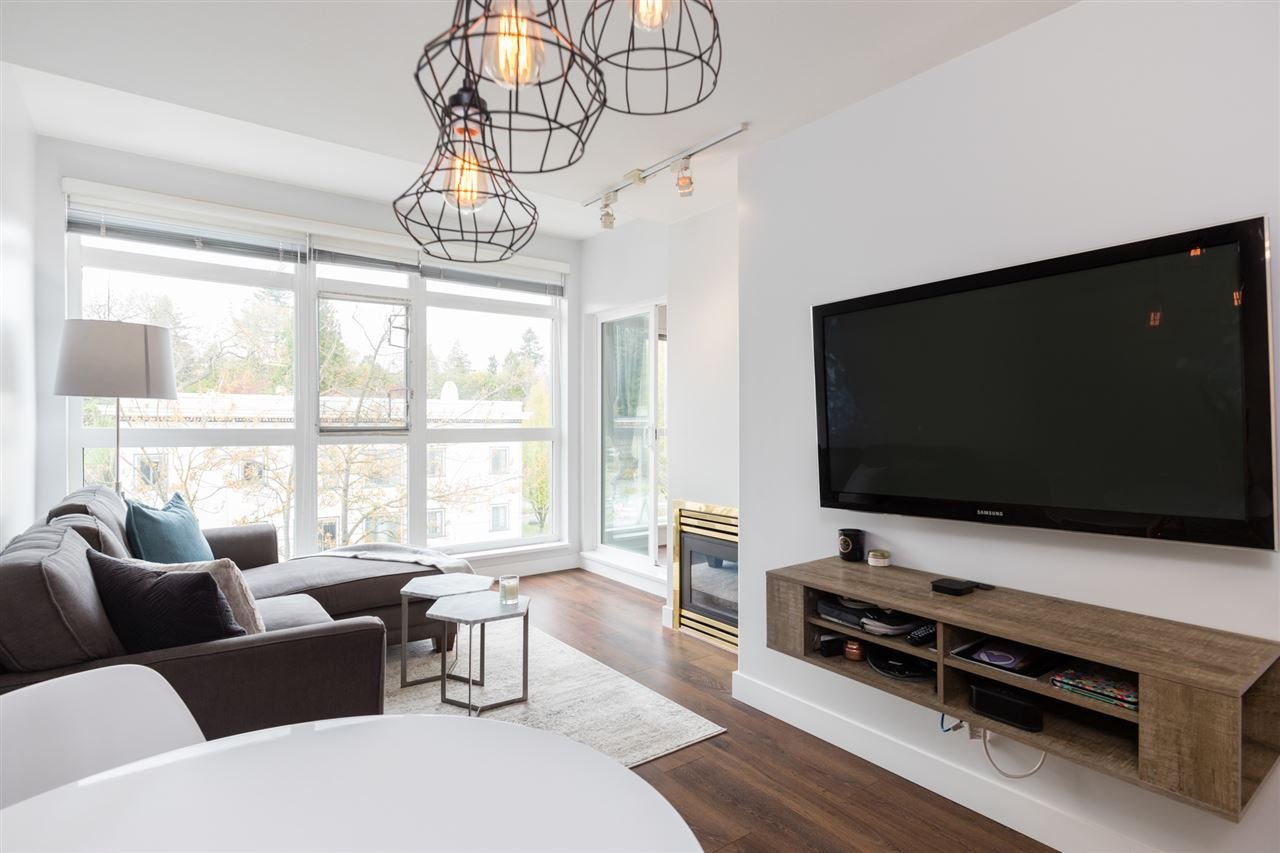 403-988 W 21st Ave