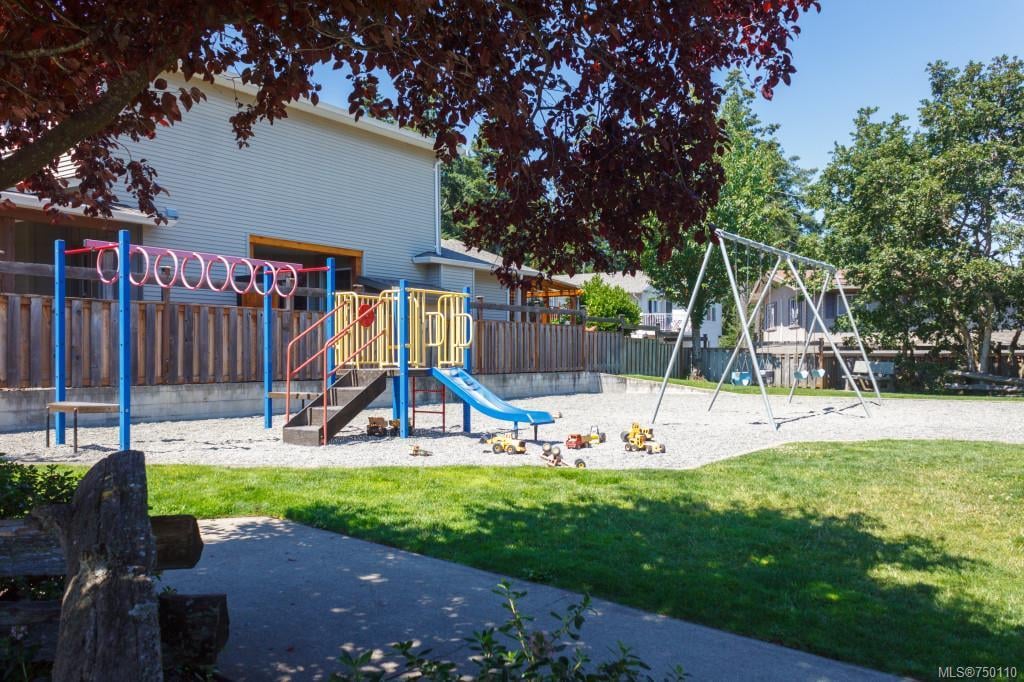 632 Olympia Ridge, Langford