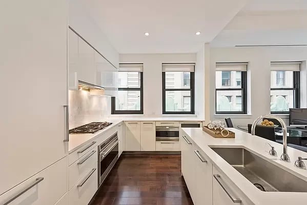 25 Broad Street PH2D