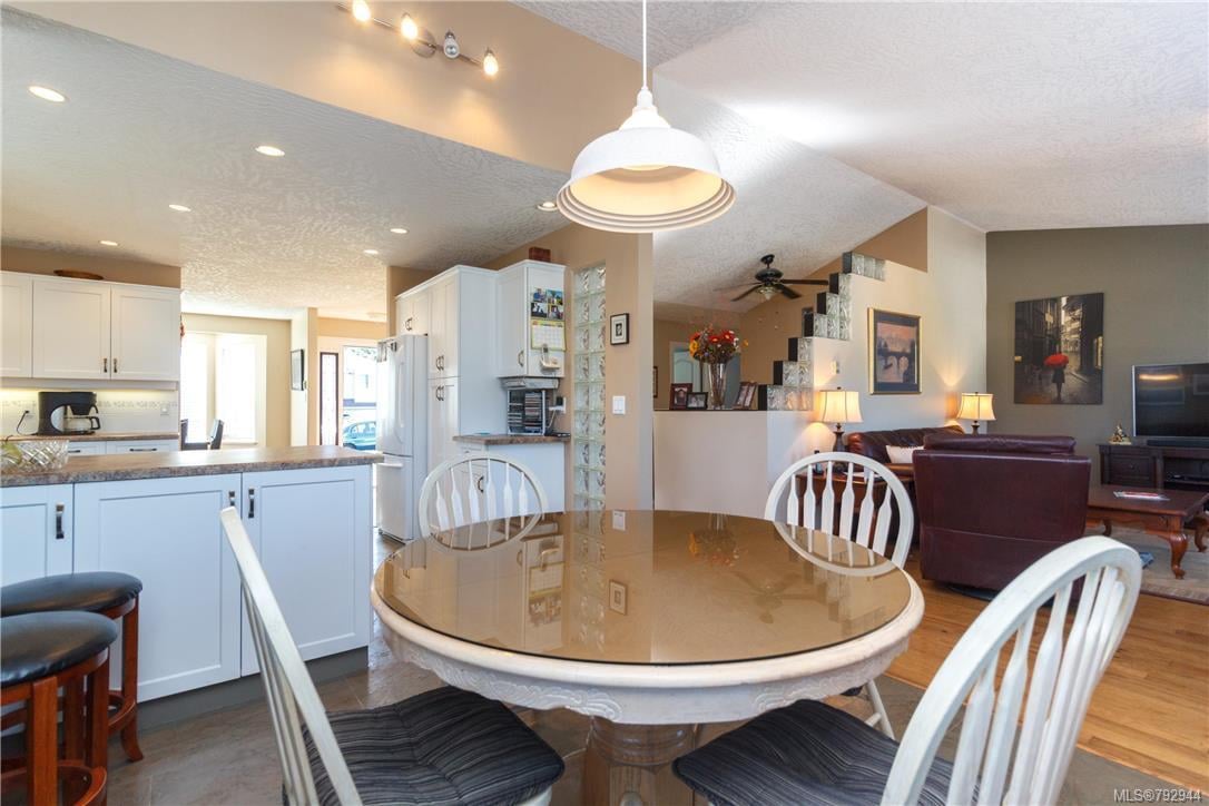 2406 Fleetwood Crt, Langford