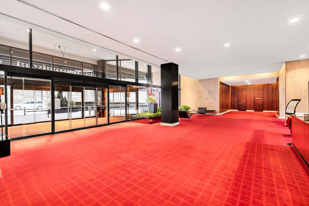 860 United Nations Plaza, 18A
