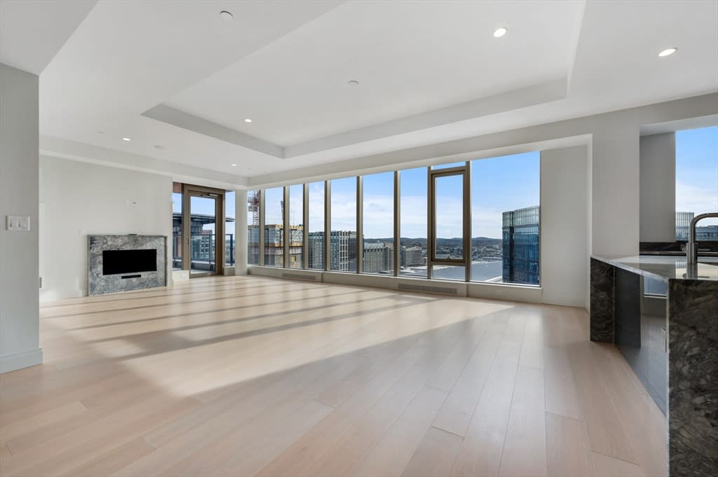 135 Seaport Blvd #Ph 2B