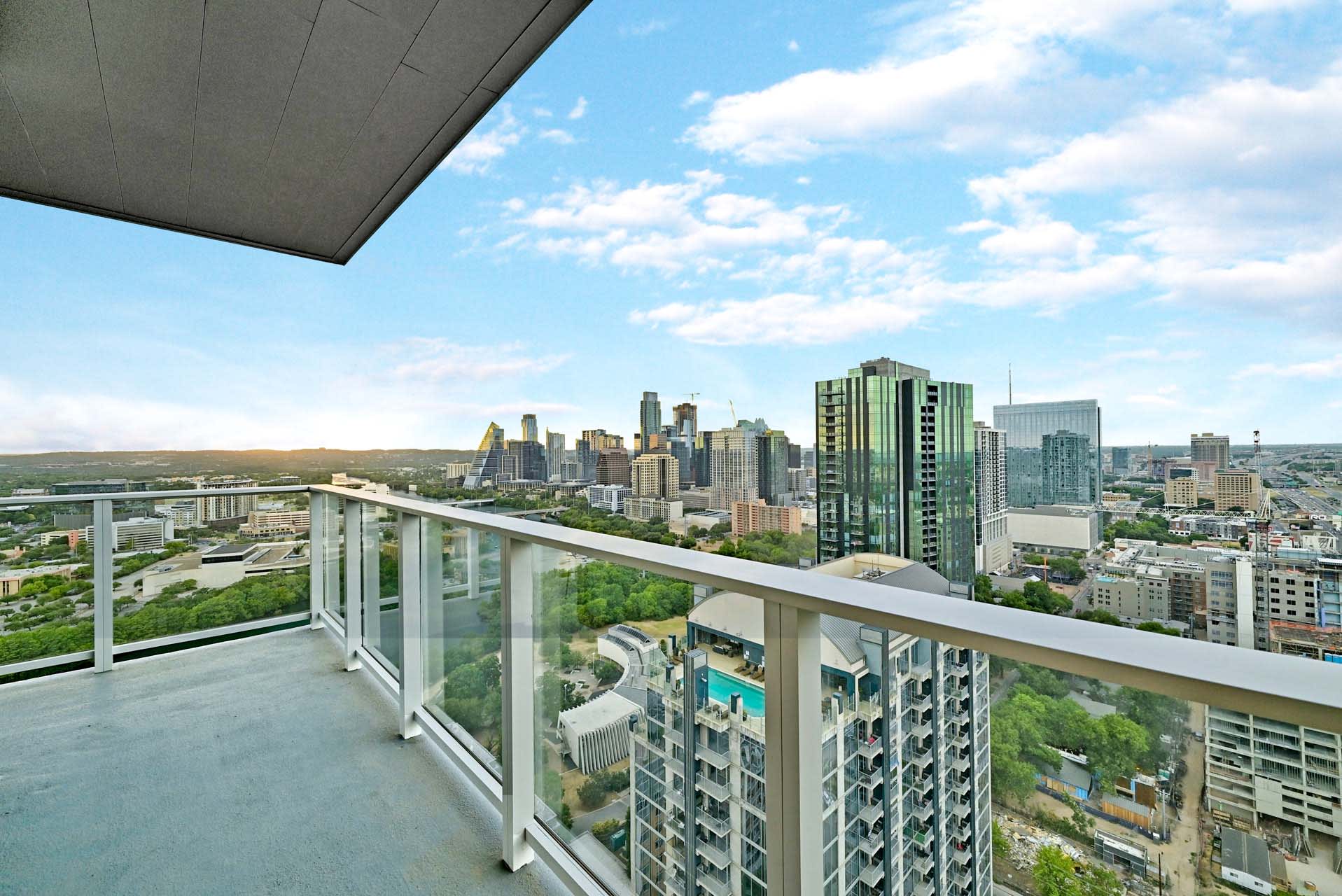 48 East Avenue #3201