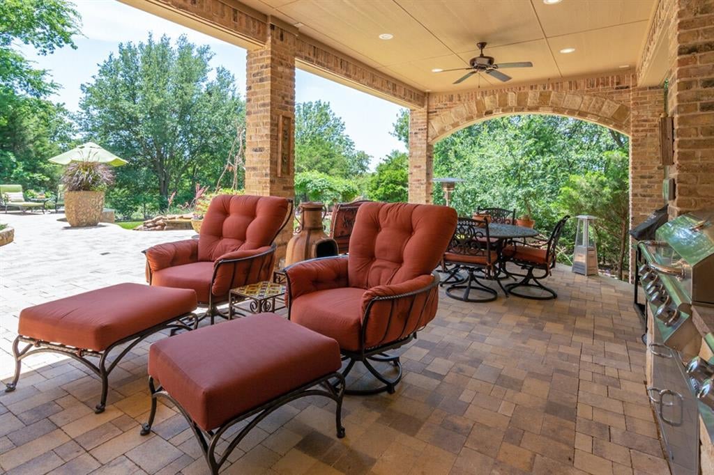 2907 Peninsula Dr