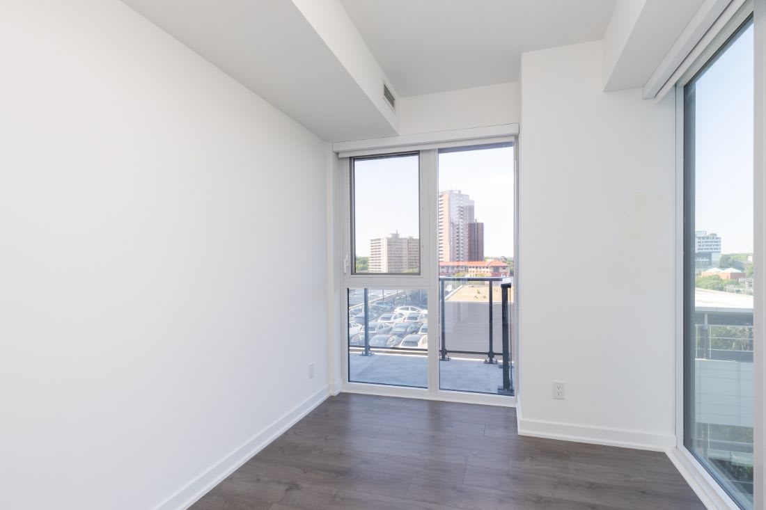 801 – 5 Defries St