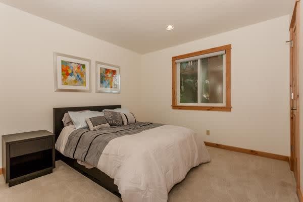 12495 Sierra Dr