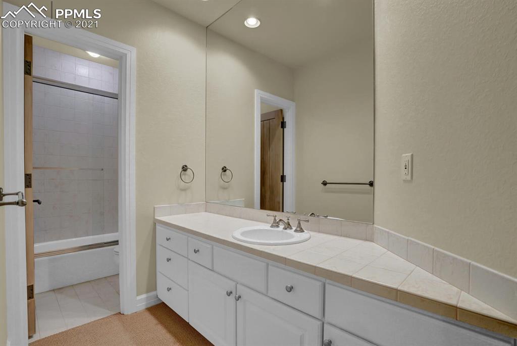 1275 Log Hollow Point