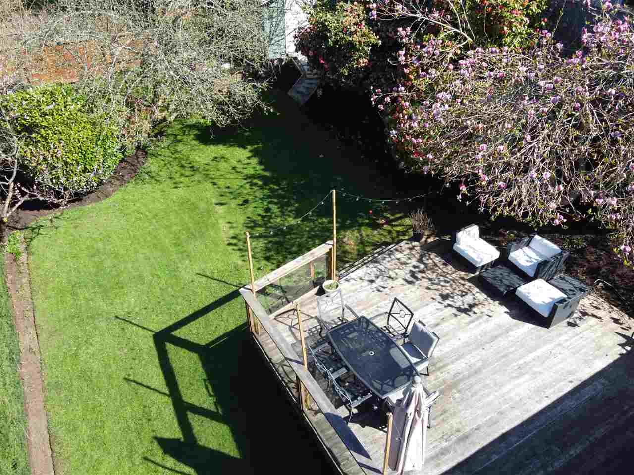 4652 Strathcona Rd