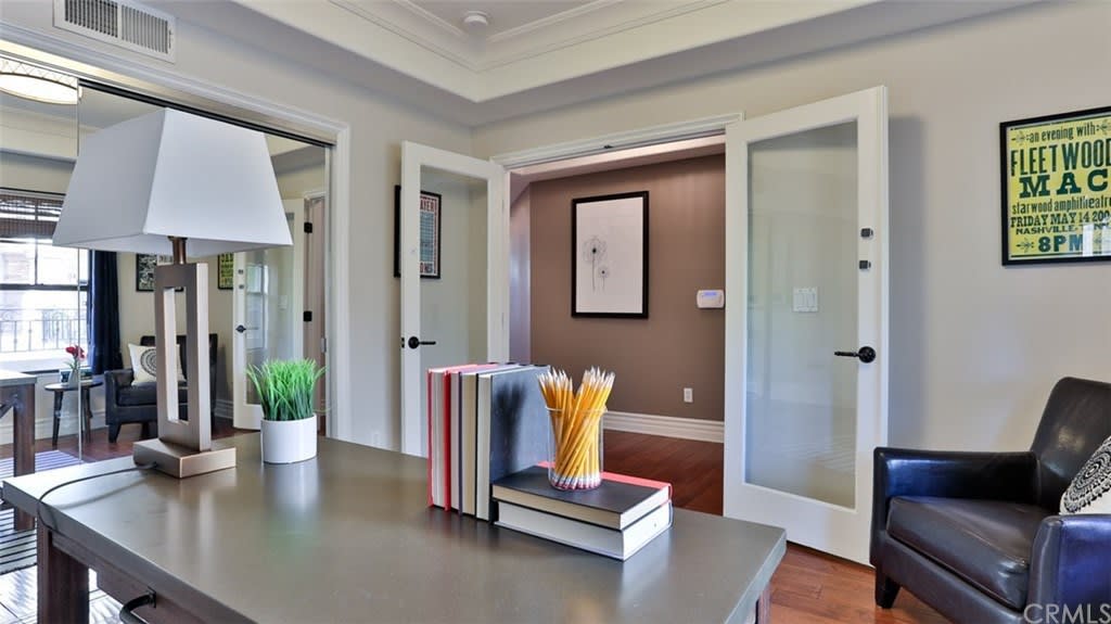 12026 Hoffman St #401