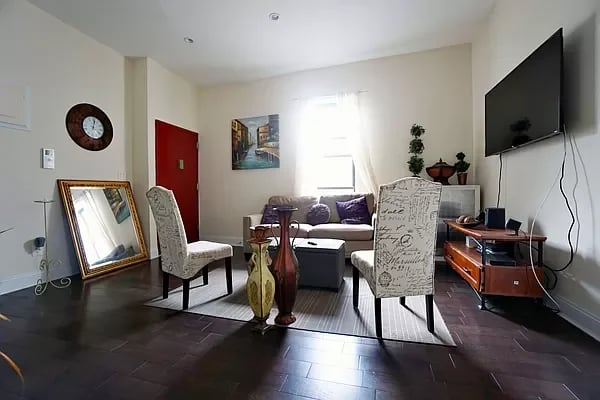 1621 Park Place Unit: 2R