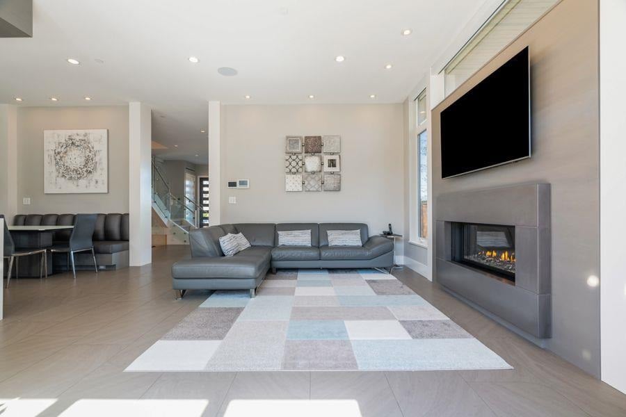 606 W 27th Ave