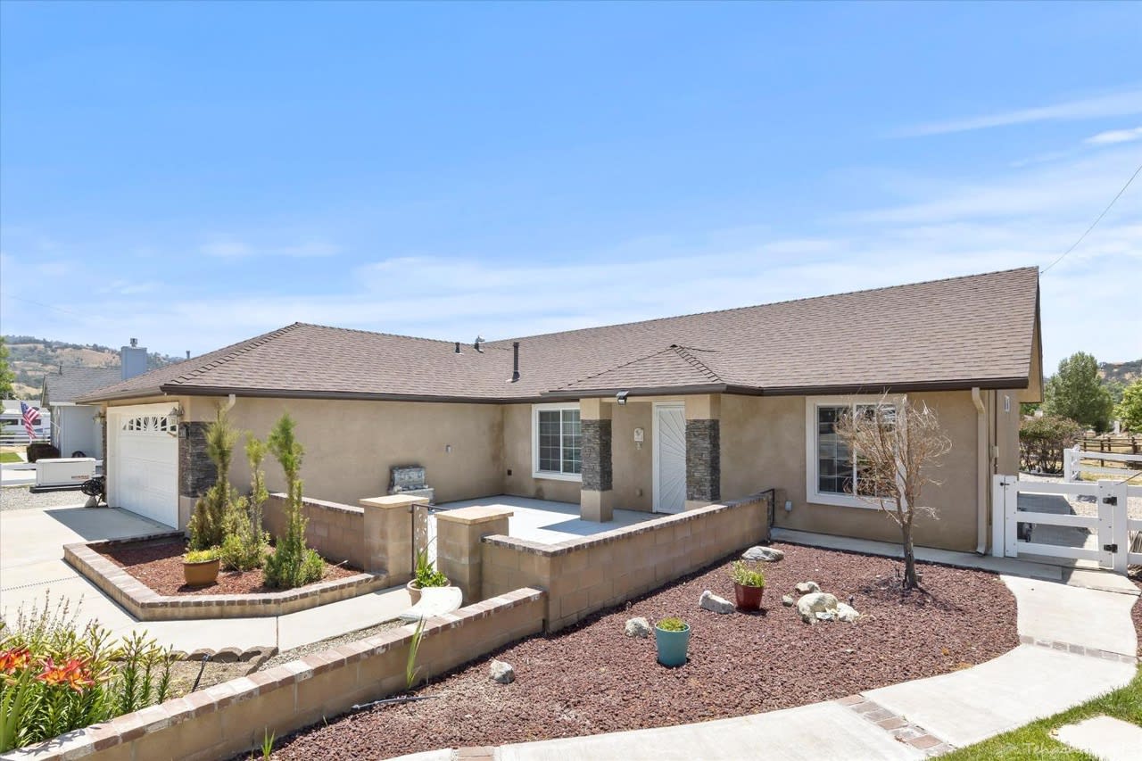28141 Braeburn Pl