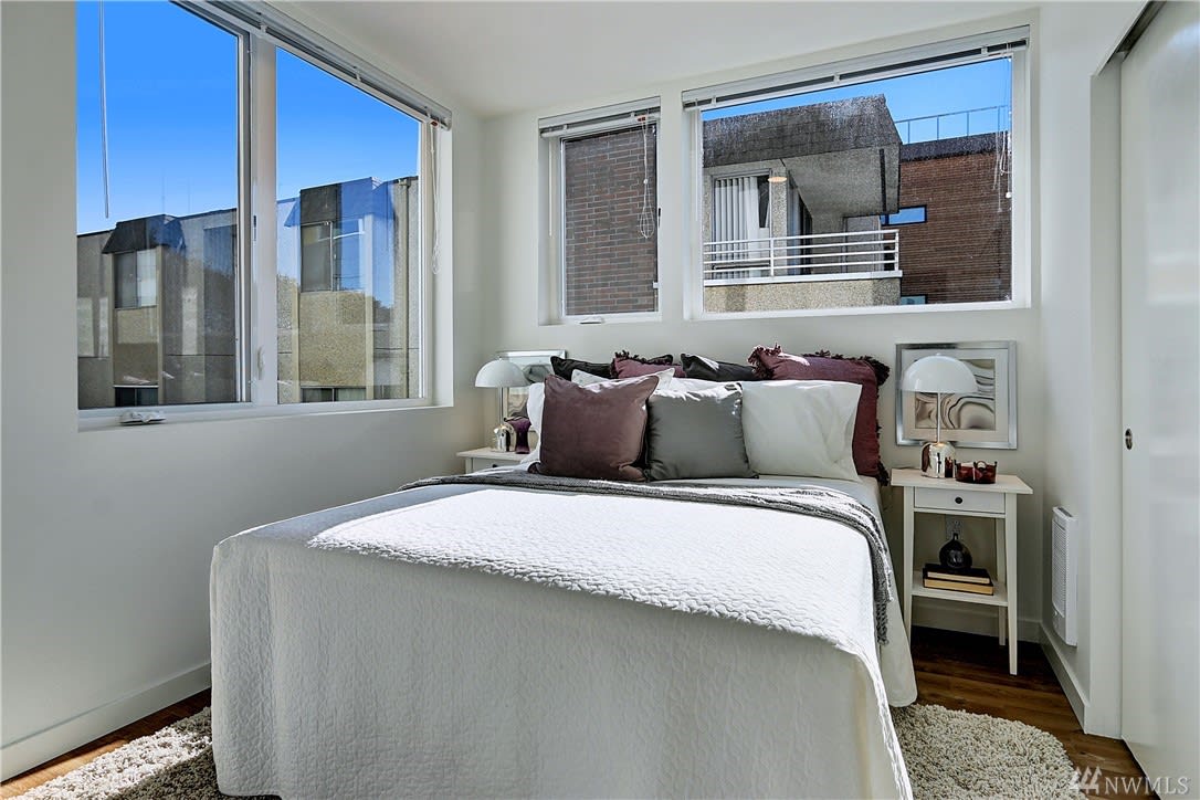 121 12th Ave E, #302