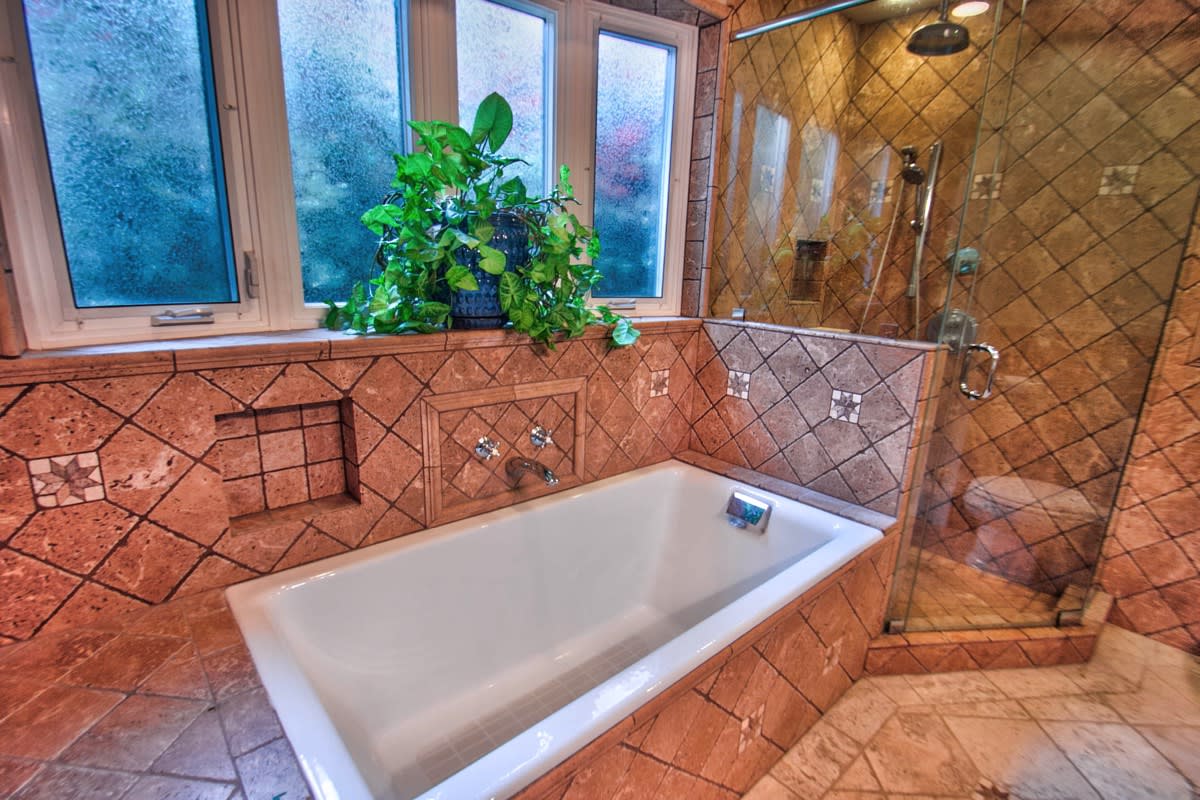 4546 Willowcrest Ave, Toluca Lake, CA