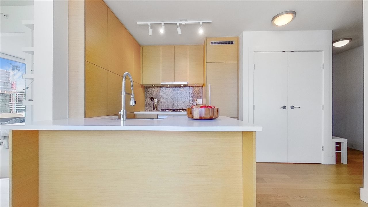 1705-565 Smithe Street, Vancouver