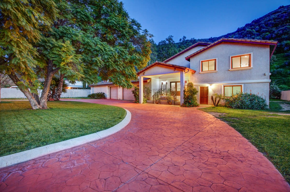 9424 La Tuna Canyon Rd, Sun Valley, CA