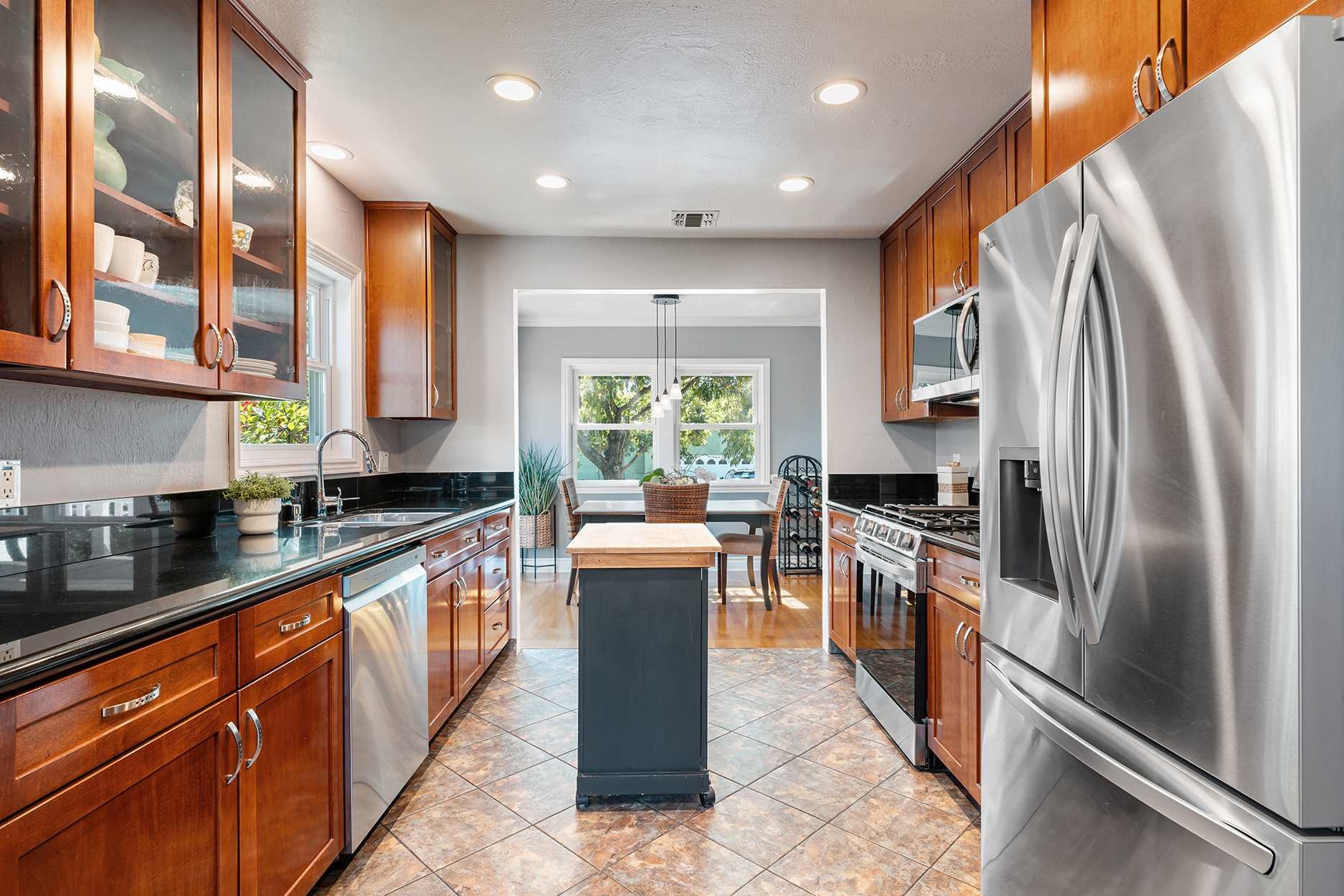 4001 W Clark Avenue, Burbank