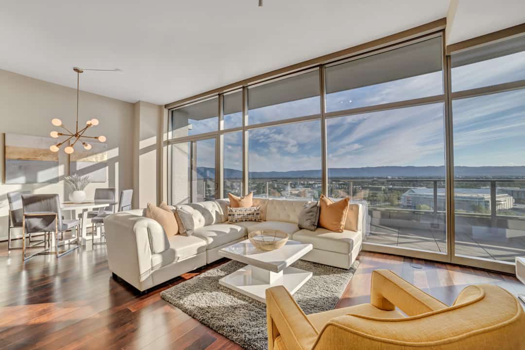 [Virtual Tour] 2-Bed Penthouse Condo Just Listed at Axis!