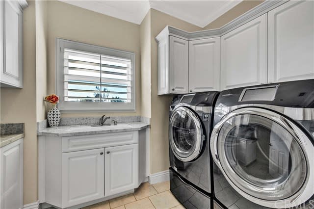 296 E Bay, Costa Mesa