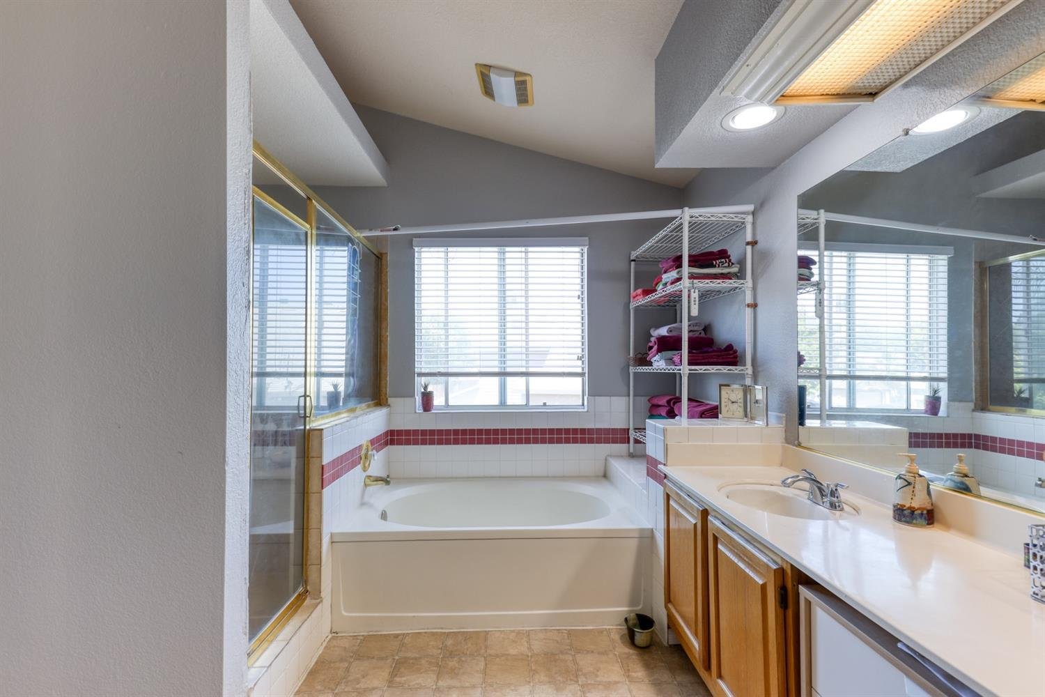 8572 Twin Trails Dr
