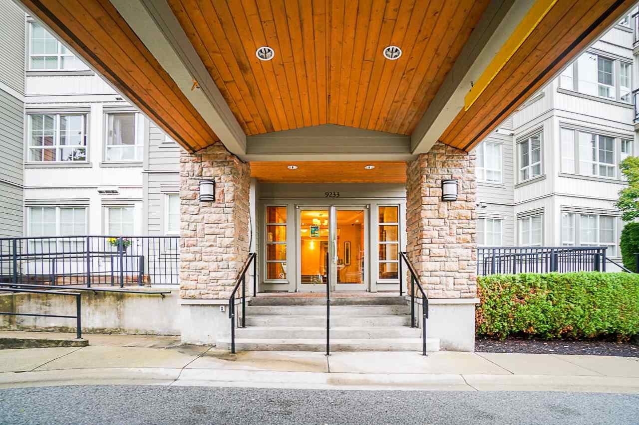 102-9233 Government St