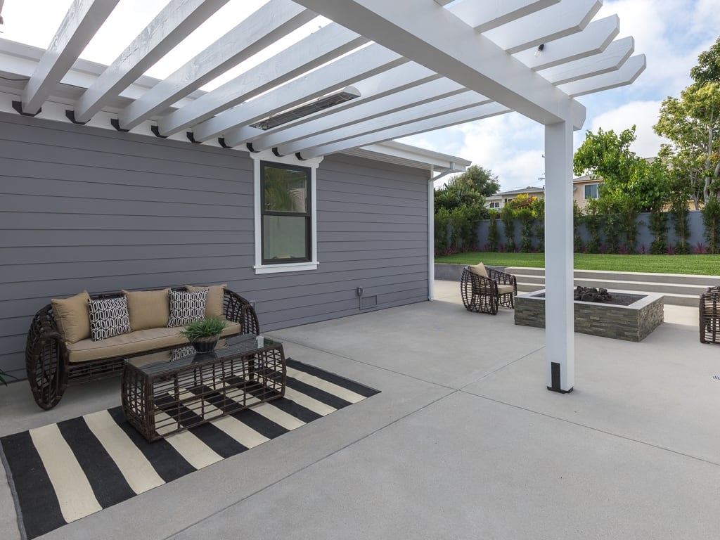 211 W Walnut Ave