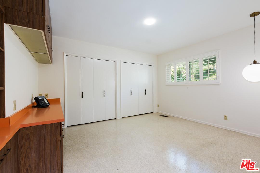 8900 Alto Cedro Drive