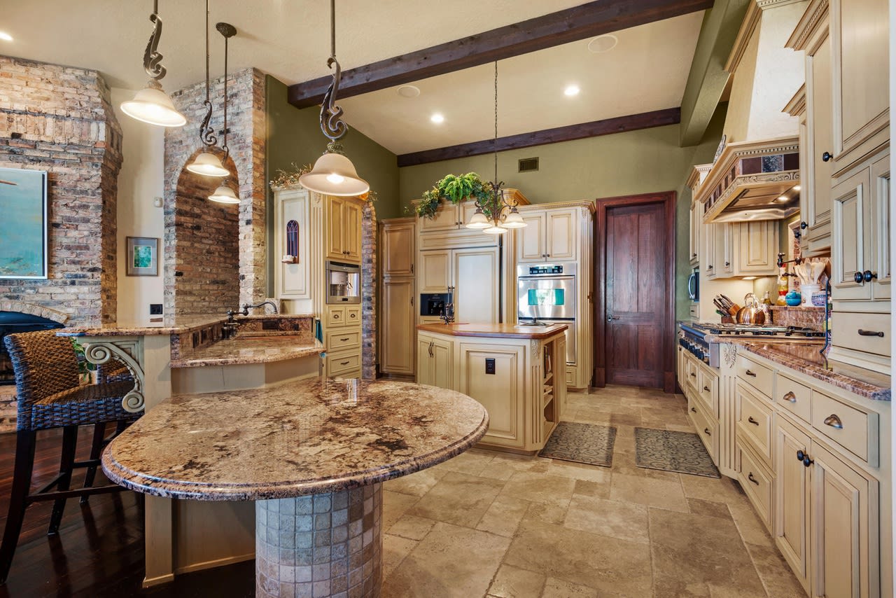 5236 Finisterre Drive