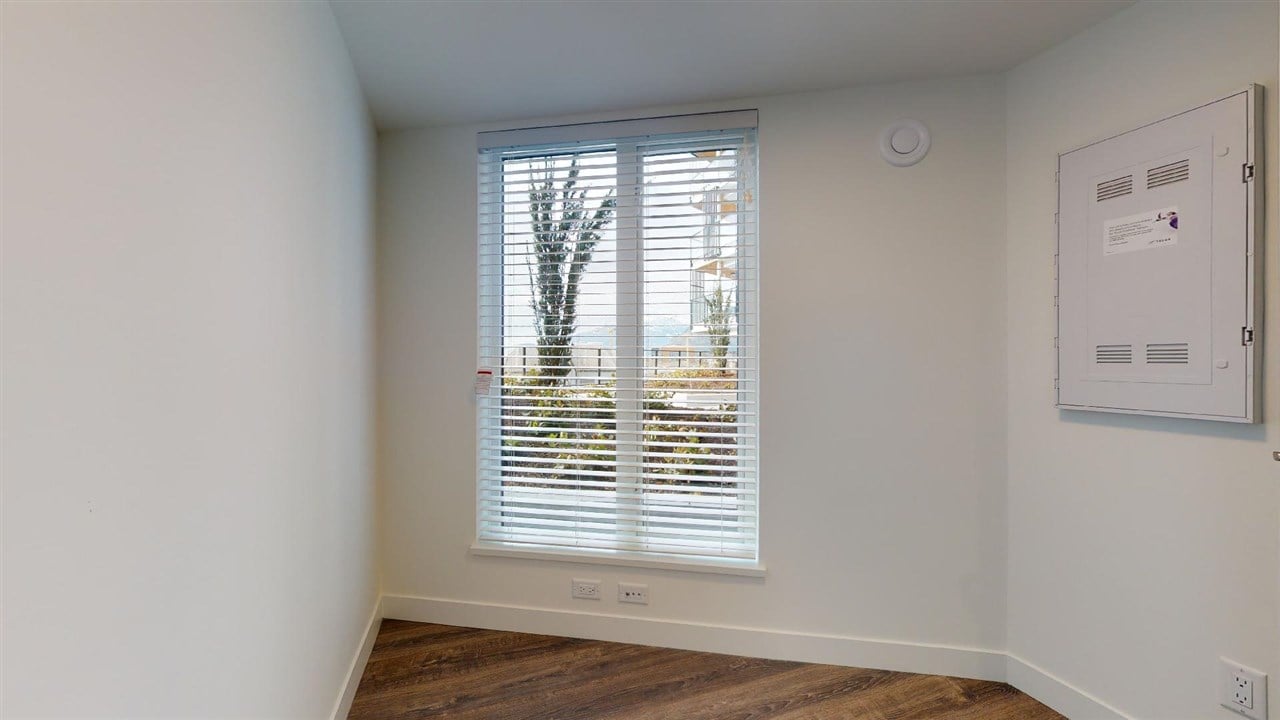 216-1365 Pemberton Ave