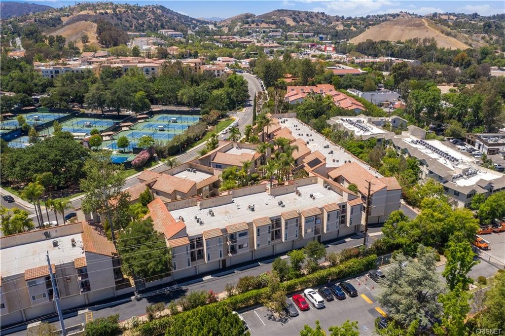 23401 Park Sorrento 8, Calabasas, CA