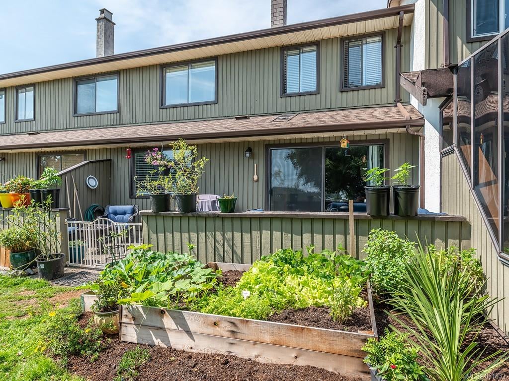 23-7751 E Saanich Rd