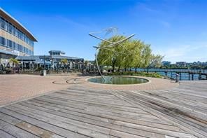 104-300 Waterfront Cres