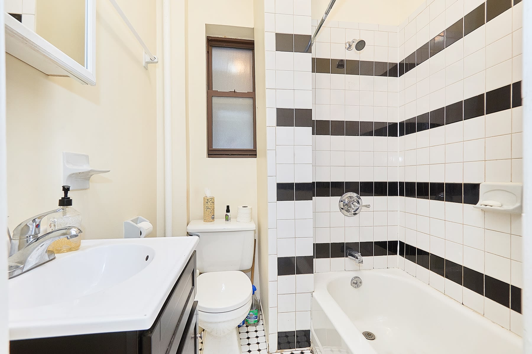 270 E 78th St, Unit 11