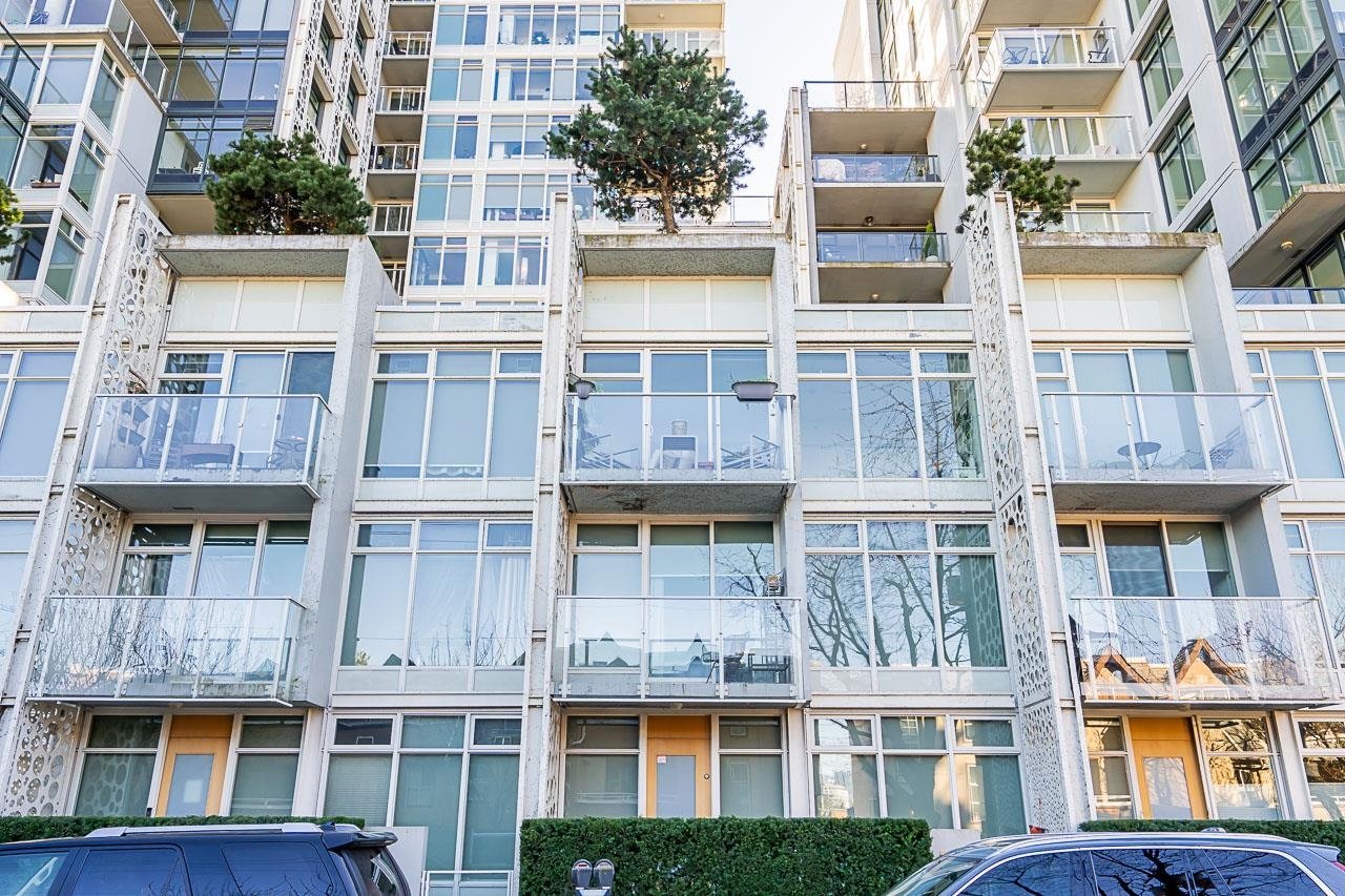 304-728 W 8th Ave