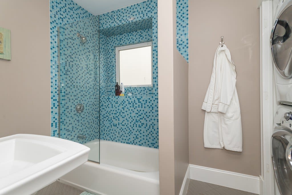 117 W 3rd St, Unit 3
