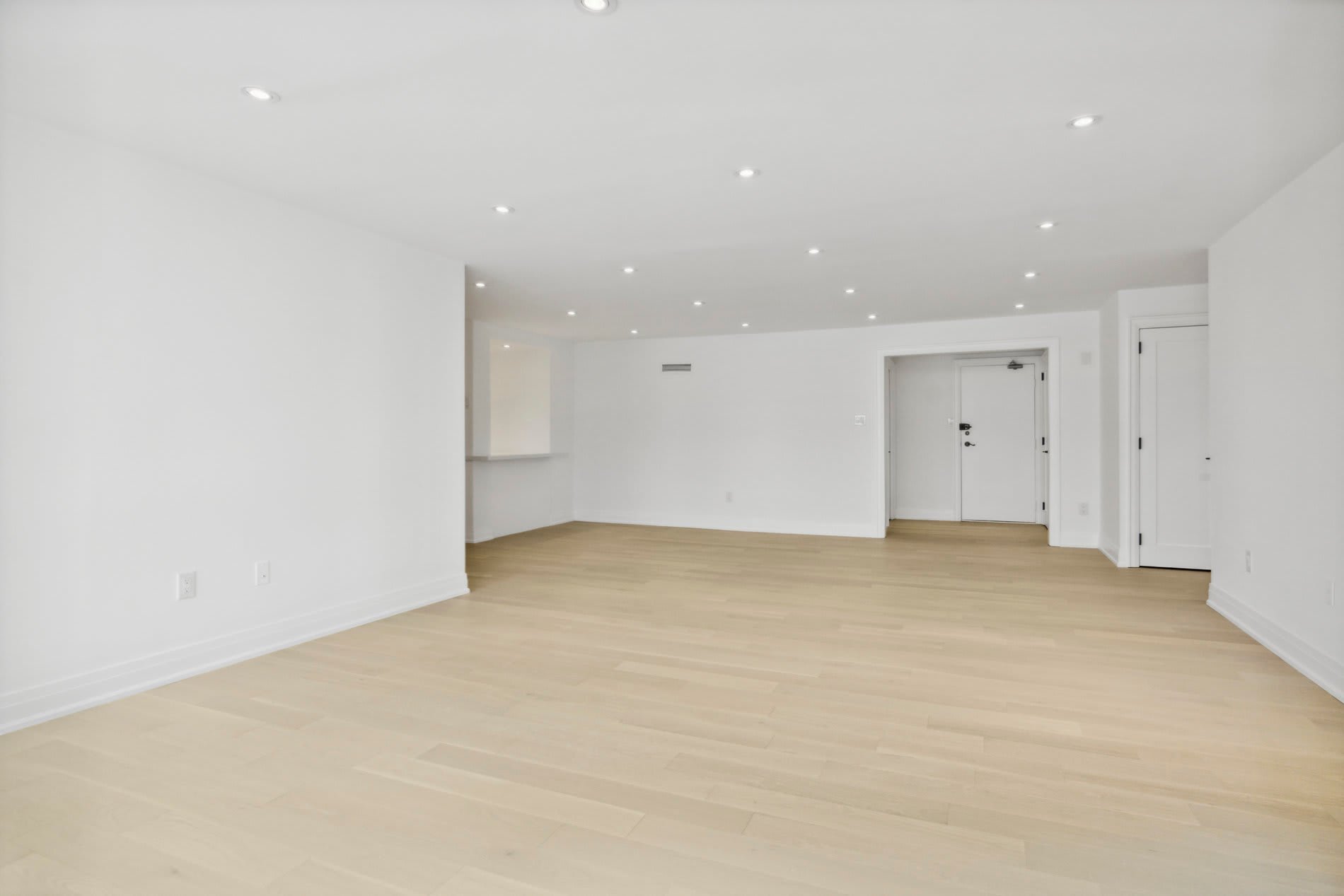 65 Skymark Drive #701