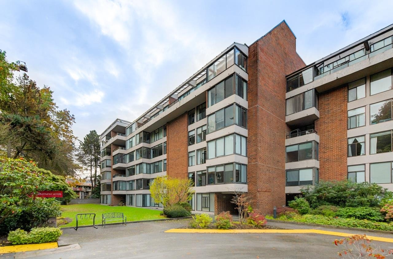 303-4101 Yew Street, Vancouver