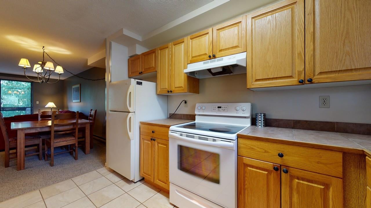 49-2400 Cavendish Wy