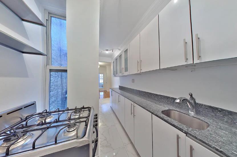 15 West 64th Street, Apt 4-A