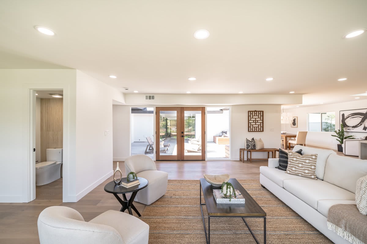23912 Hillhurst Drive
